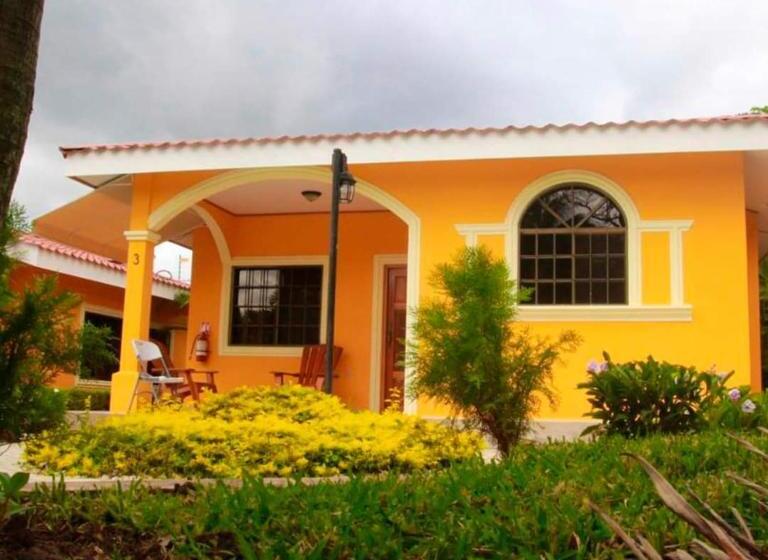 بانگلوی استاندارد 2 خوابه, Apart Hotel Acuarious De Luis