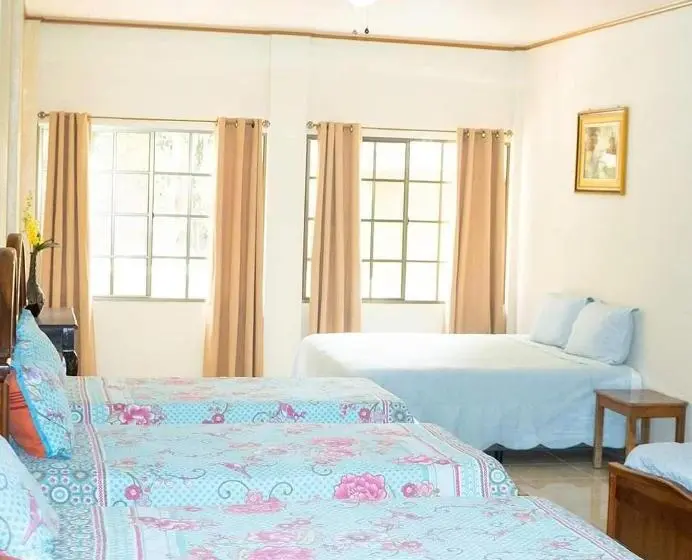 بانگلوی استاندارد 2 خوابه, Apart Hotel Acuarious De Luis