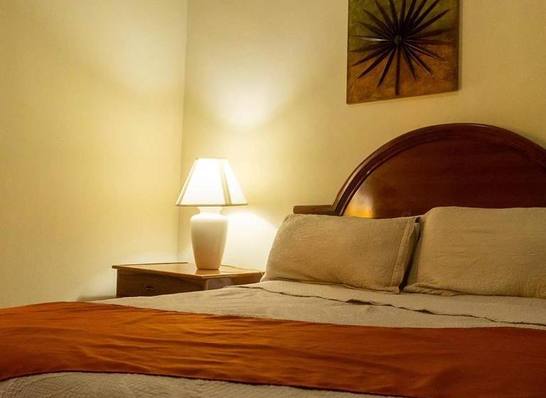 بانگلوی استاندارد 2 خوابه, Apart Hotel Acuarious De Luis