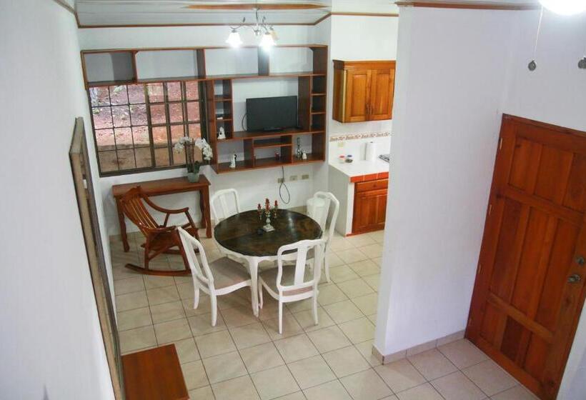 بانگلوی استاندارد 2 خوابه, Apart Hotel Acuarious De Luis