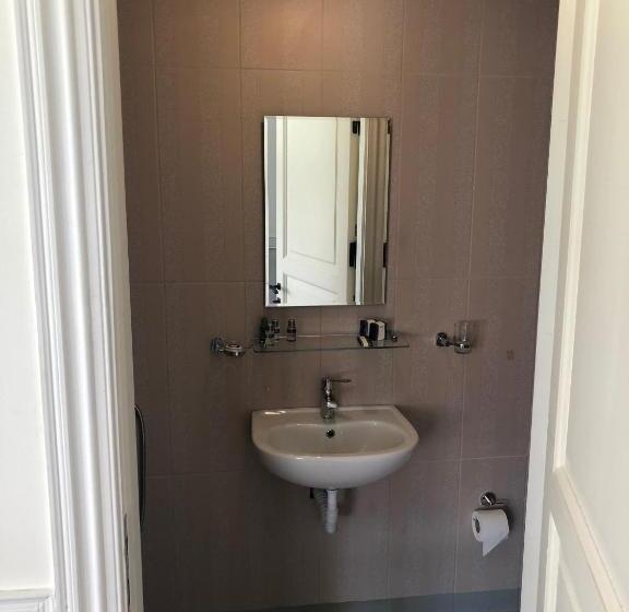 اتاق استاندارد, Calikusu Tarihi Besevler