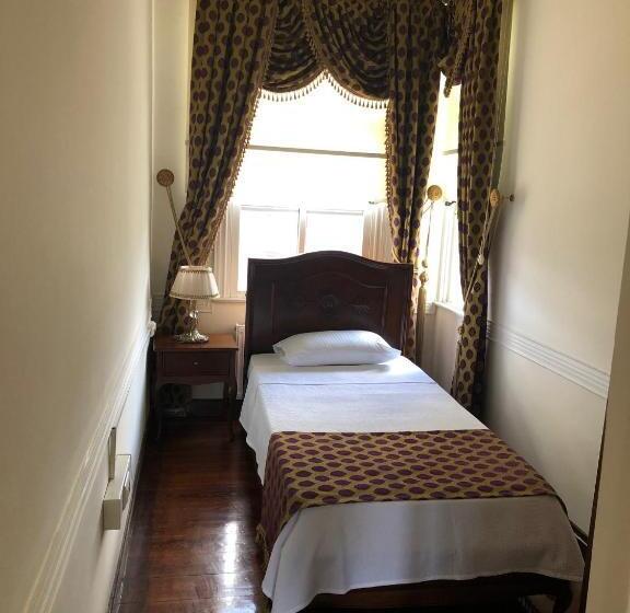 اتاق استاندارد یک نفره, Calikusu Tarihi Besevler