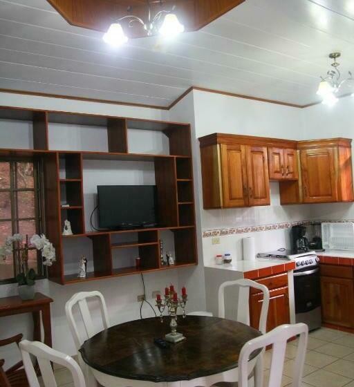 بانگلوی استاندارد, Apart Hotel Acuarious De Luis