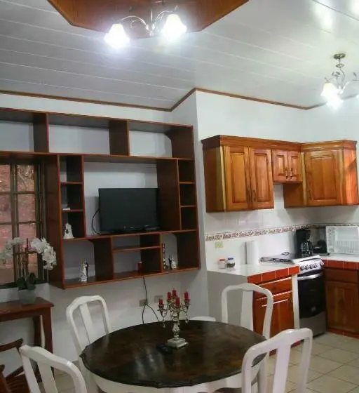 بانگلوی استاندارد, Apart Hotel Acuarious De Luis