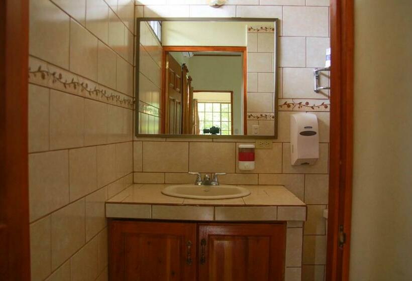 بانگلوی استاندارد, Apart Hotel Acuarious De Luis