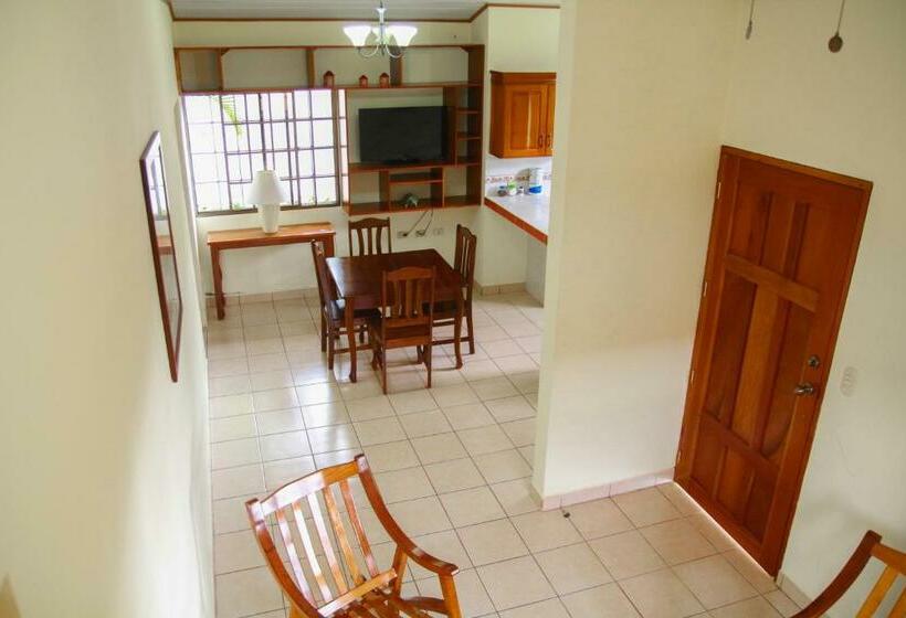 بانگلوی استاندارد, Apart Hotel Acuarious De Luis