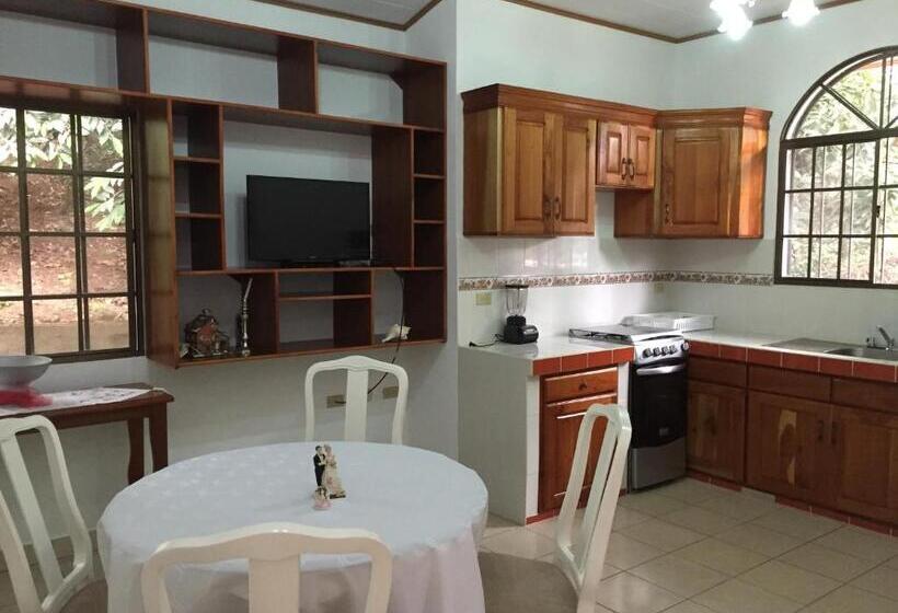 بانگلوی استاندارد, Apart Hotel Acuarious De Luis