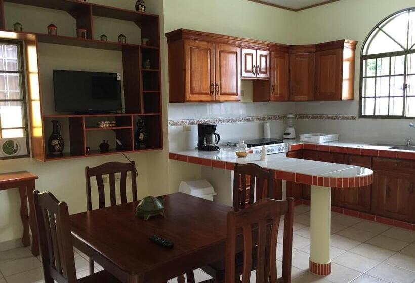 بانگلوی استاندارد 2 خوابه, Apart Hotel Acuarious De Luis