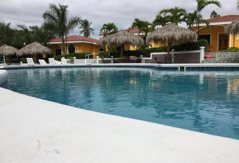 بانگلوی استاندارد 2 خوابه, Apart Hotel Acuarious De Luis