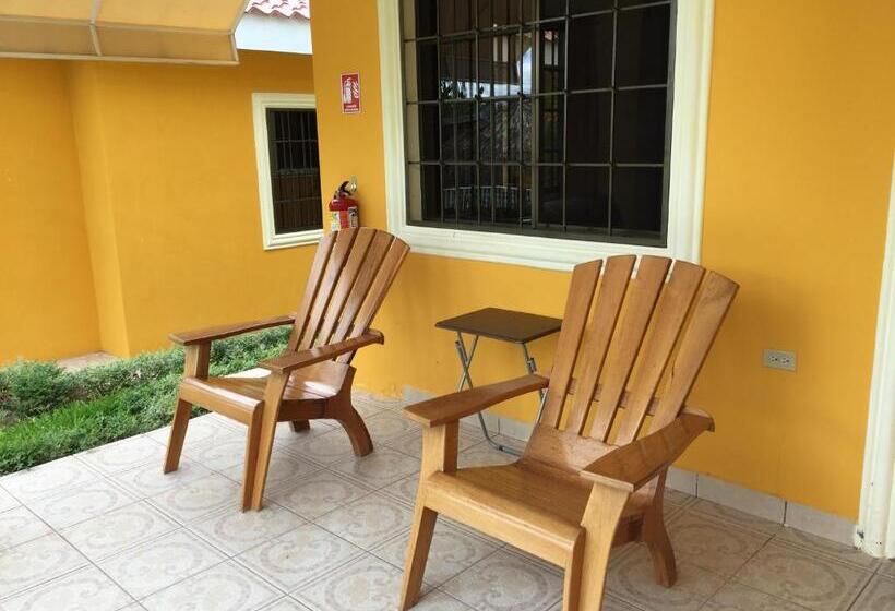 بانگلوی استاندارد 2 خوابه, Apart Hotel Acuarious De Luis