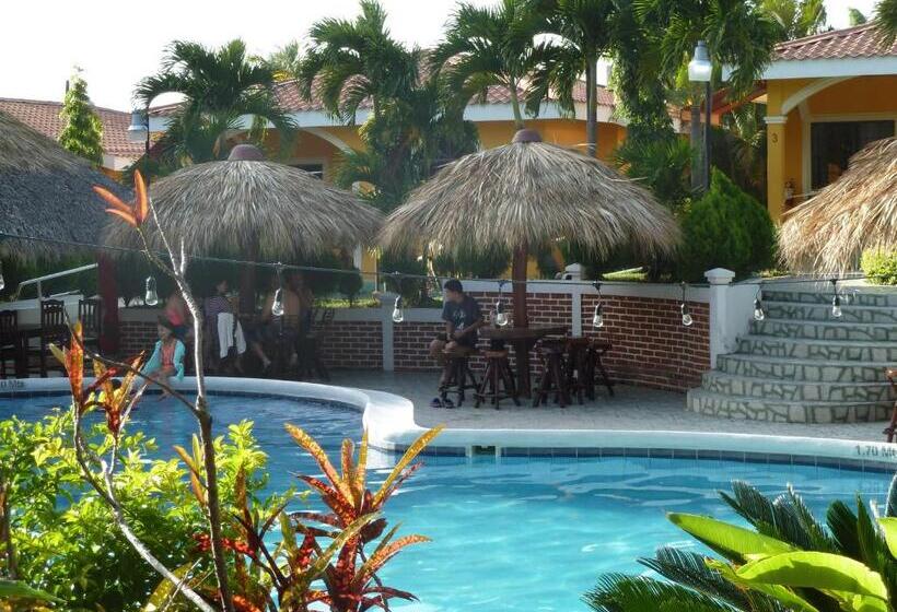 بانگلوی استاندارد 2 خوابه, Apart Hotel Acuarious De Luis