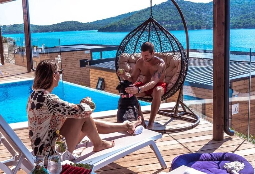 إستوديو ديلوكس مطل على البحر, Olivia Green Camping