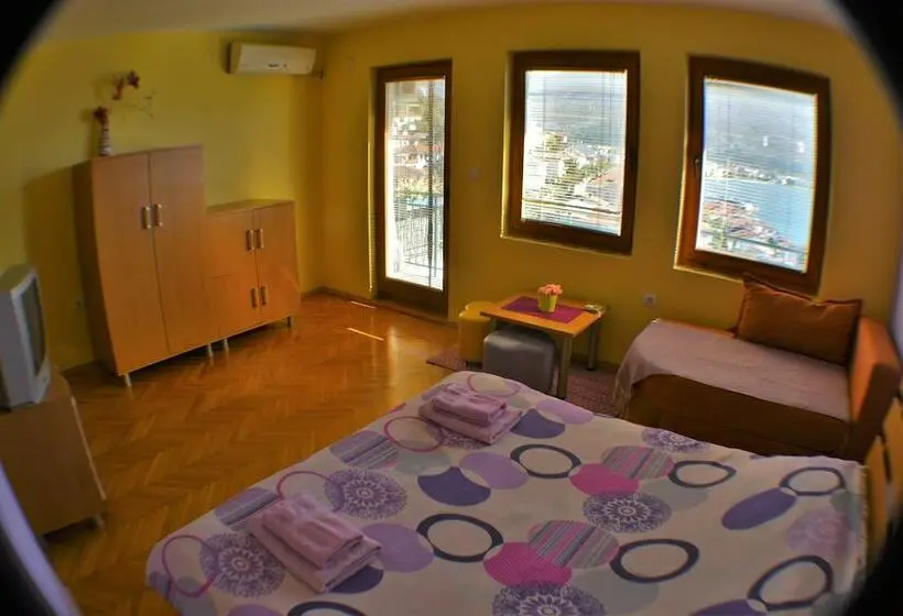استودیوی استاندارد, Villa Ohrid