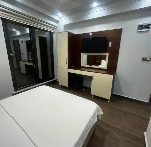 デラックスルーム, Ada Motel