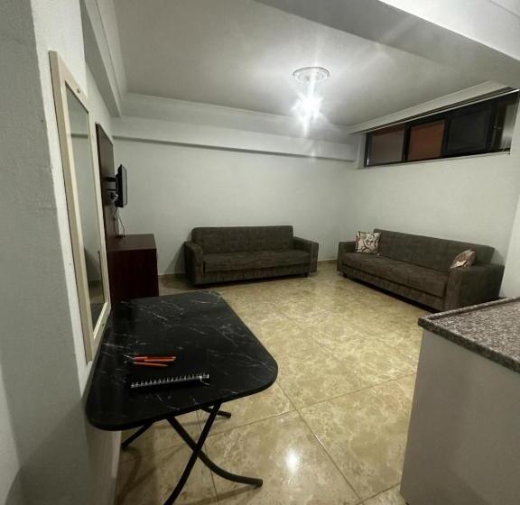 جناح عائلي, Ada Motel