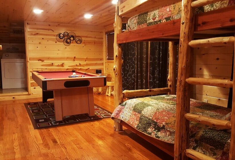 キャビン, Brokenbowadventures.com