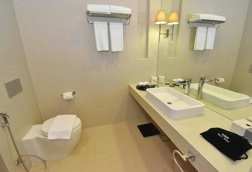 Präsidenten Suite, Aira Boracay
