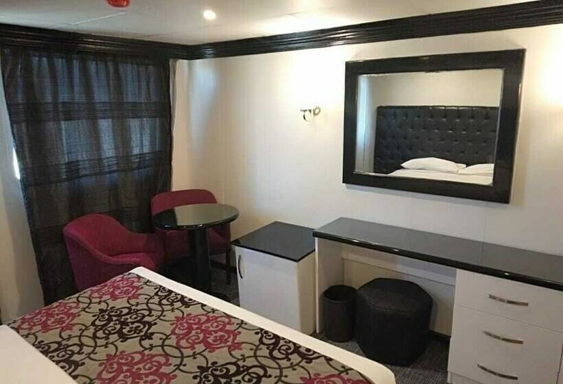 اتاق لوکس سه تخته, Shehrazad Nile Floating