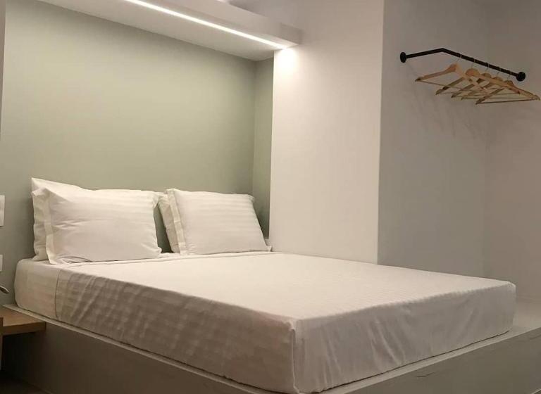 اتاق لوکس سه تخته, Drimoni Boutique