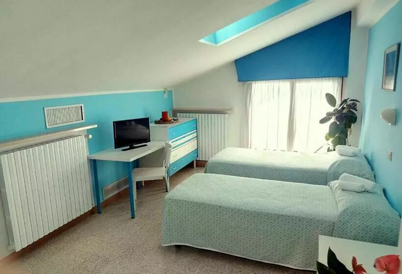 اتاق کلاسیک سه تخته, Centro Vacanze Cavallino Opera Nascimbeni