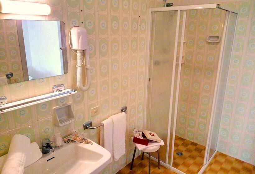 غرفة كلاسيكية رباعية, Centro Vacanze Cavallino Opera Nascimbeni