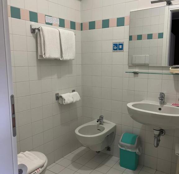 标准间, Albergo All'ancora