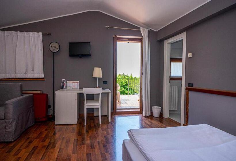 带露台的标准房间, Albergo All'ancora