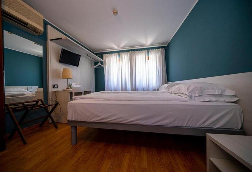 Номер Стандарт Вид на Озеро, Albergo All'ancora