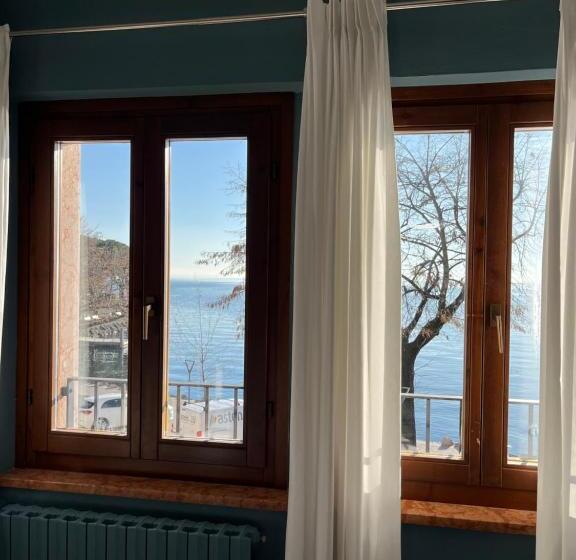 Номер Стандарт Вид на Озеро, Albergo All'ancora
