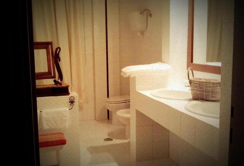 Апартаменты 2 Спальни, Albergo La Fontanella