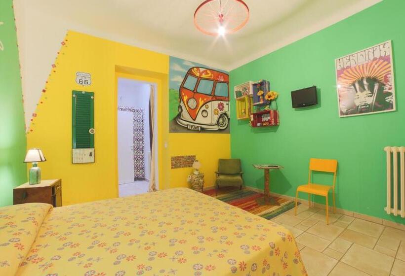 اتاق استاندارد, Art Rooms Joyful People