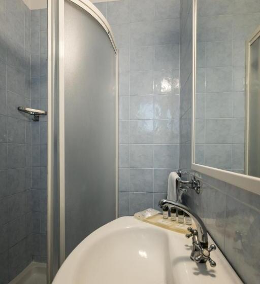 غرفة سوبيريور ثلاثية, Continental