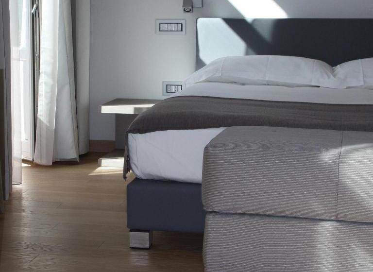 标准间, Di Varese