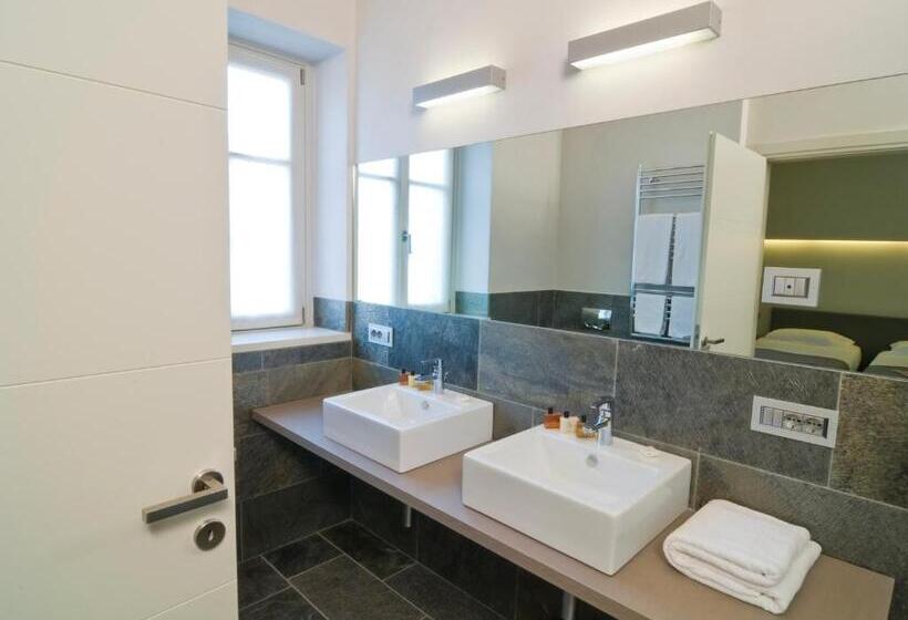 标准间, Di Varese