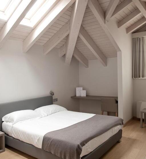 标准间, Di Varese