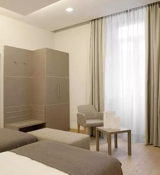 اتاق استاندارد, Di Varese