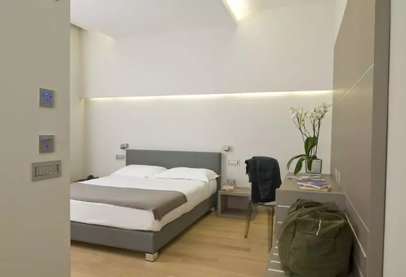 اتاق استاندارد, Di Varese