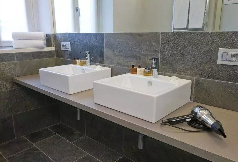 اتاق استاندارد یک نفره, Di Varese