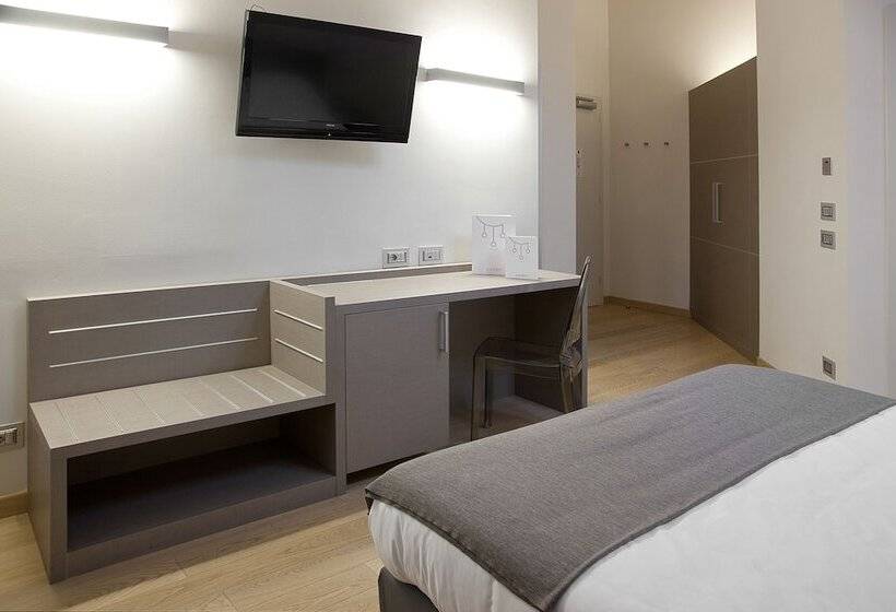 标准单人间, Di Varese