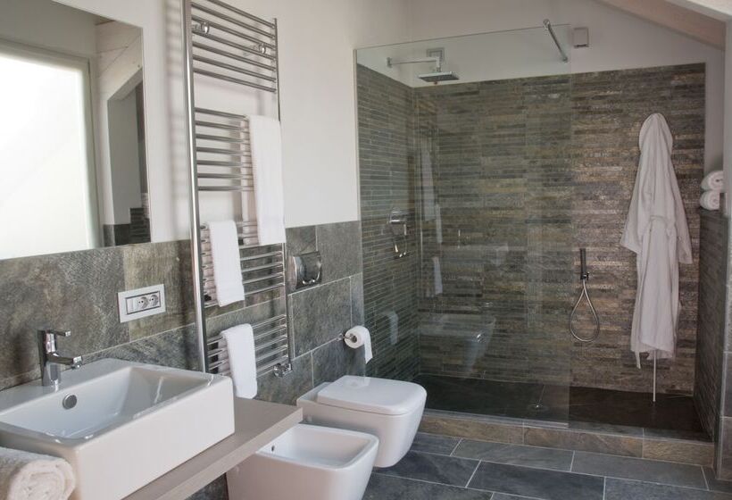 高级大房间, Di Varese