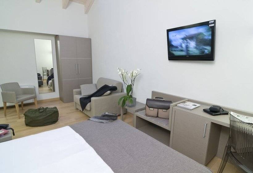 高级大房间, Di Varese