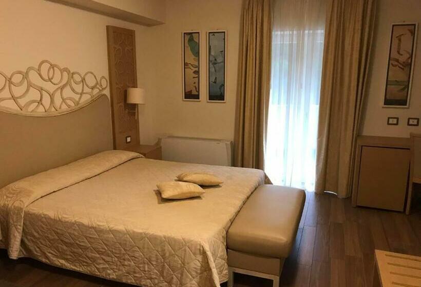 수피리어 룸, Duchessa Della Sila