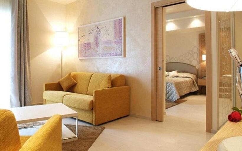 스위트, Duchessa Della Sila