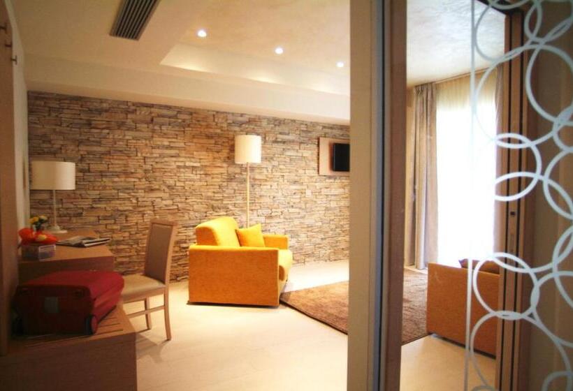 스위트, Duchessa Della Sila