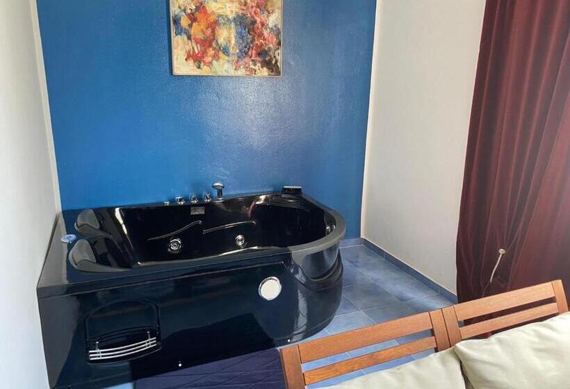 غرفة ديلوكس, Fontermosa