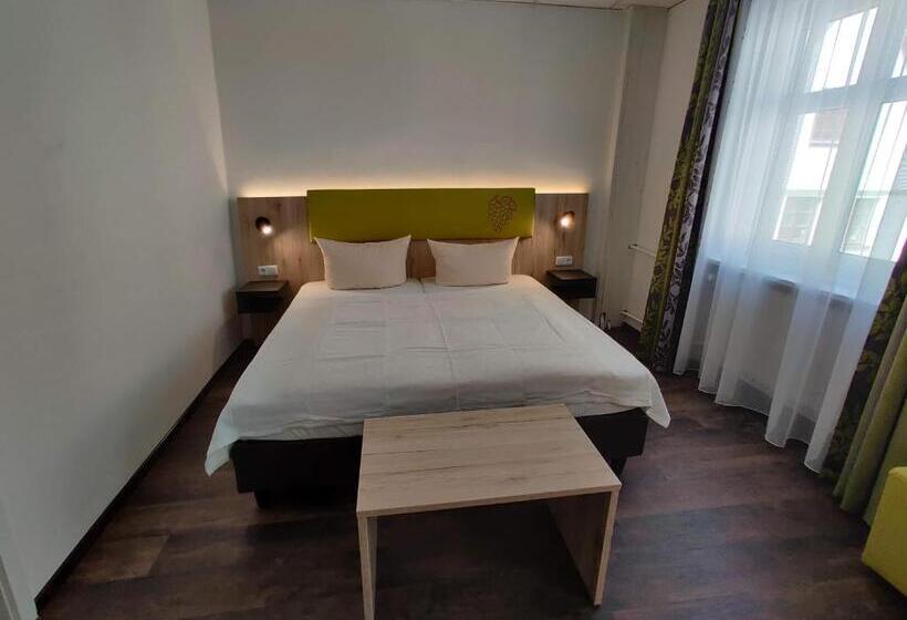 חדר סטנדרט, Goldene Traube