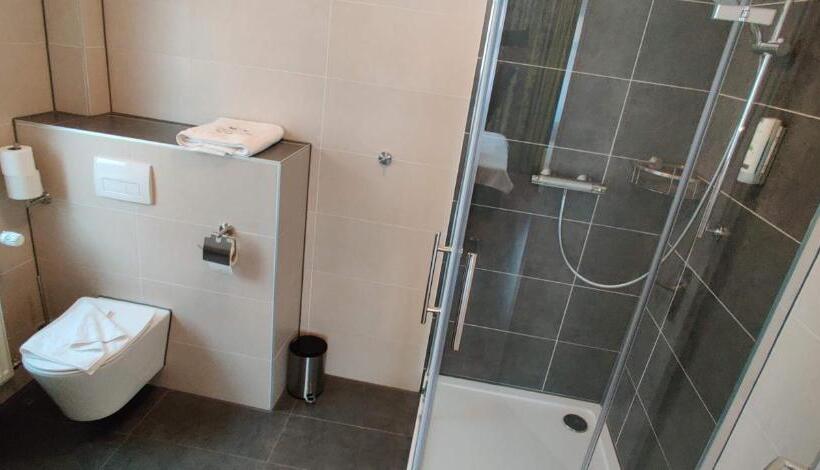 סוויטה משפחתית, Goldene Traube