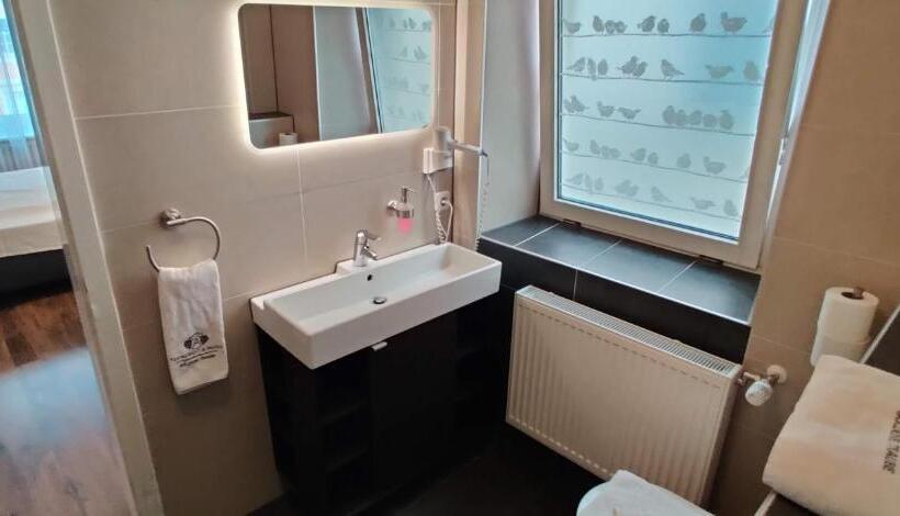 Family Suite, Goldene Traube
