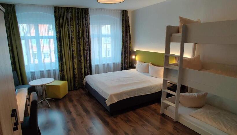 סוויטה משפחתית, Goldene Traube