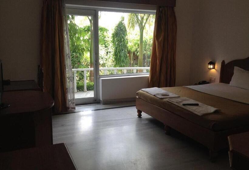 Номер Deluxe, Isabel Palace